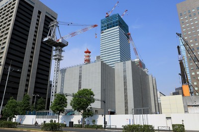 三菱東京UFJ銀行大手町ビルの解体工事
