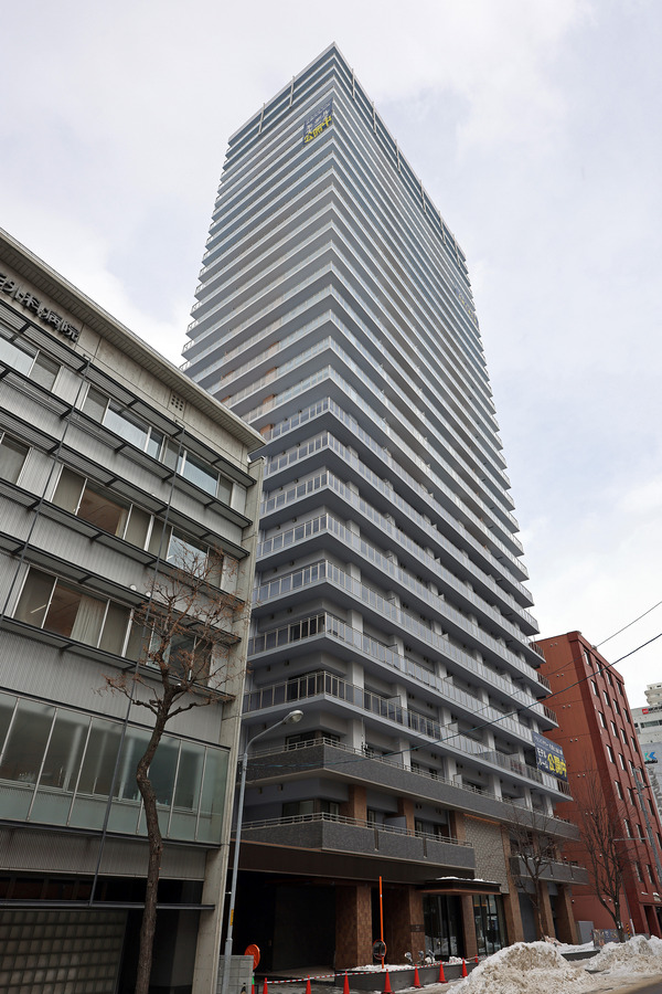 ¥Ö¥é¥ó¥º¥¿¥ï¡¼»¥ËÚÂçÄ̸ø±à