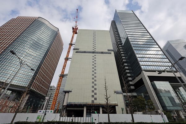 三菱UFJ銀行本店の解体工事