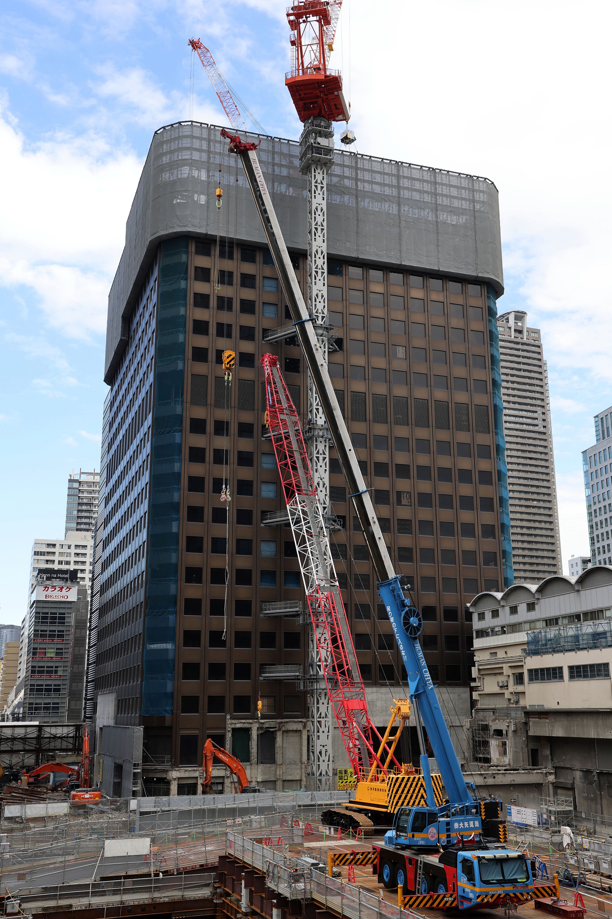 地上40階、高さ162.59m「世界貿易センタービルディング」の解体 地上40階、高さ162.59m「世界貿易センタービルディング」の解体
