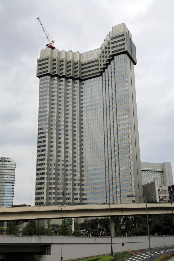 赤プリ解体工事 ゴンドラ足場(テコレップ)設置完了(2012年10月27日