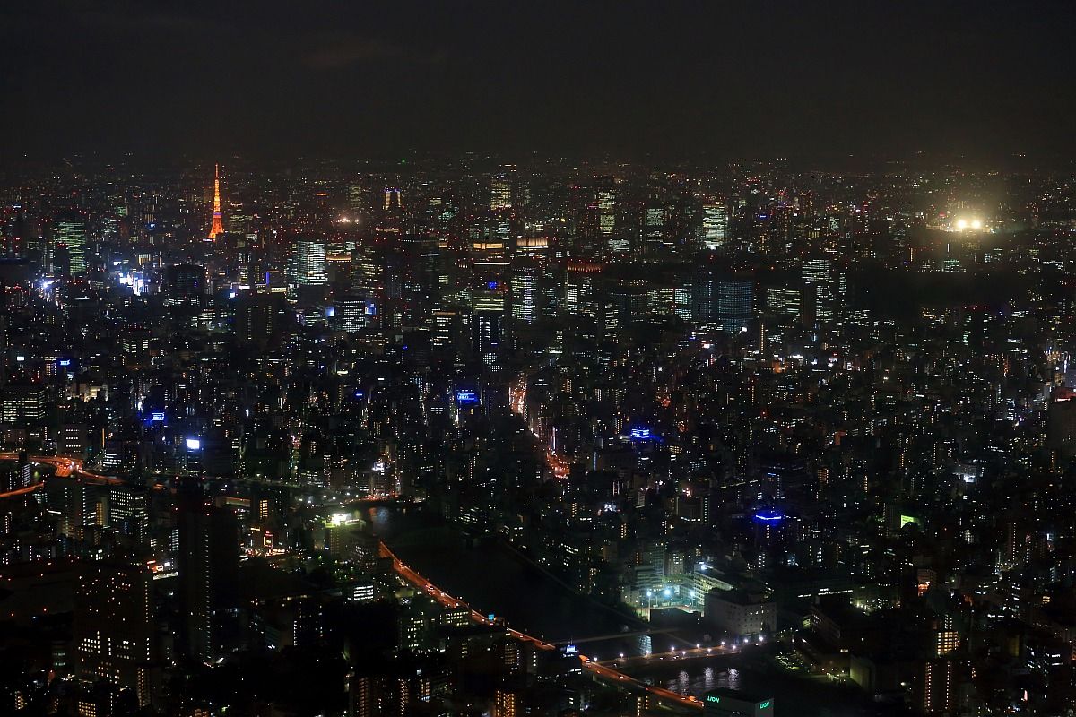東京スカイツリーから東京タワー 東京駅方面の夜景 超高層マンション 超高層ビル