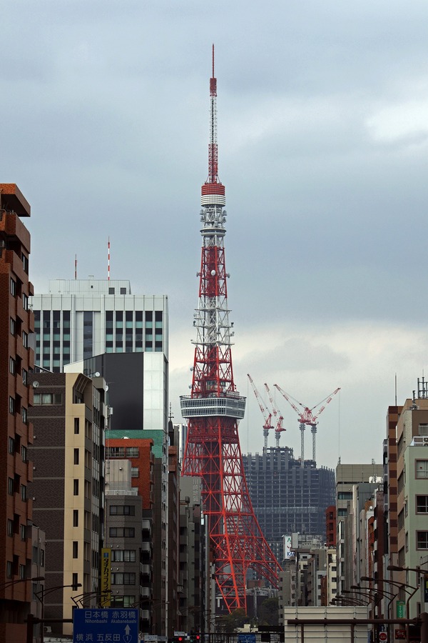 東京タワーと虎ノ門ヒルズ ステーションタワー