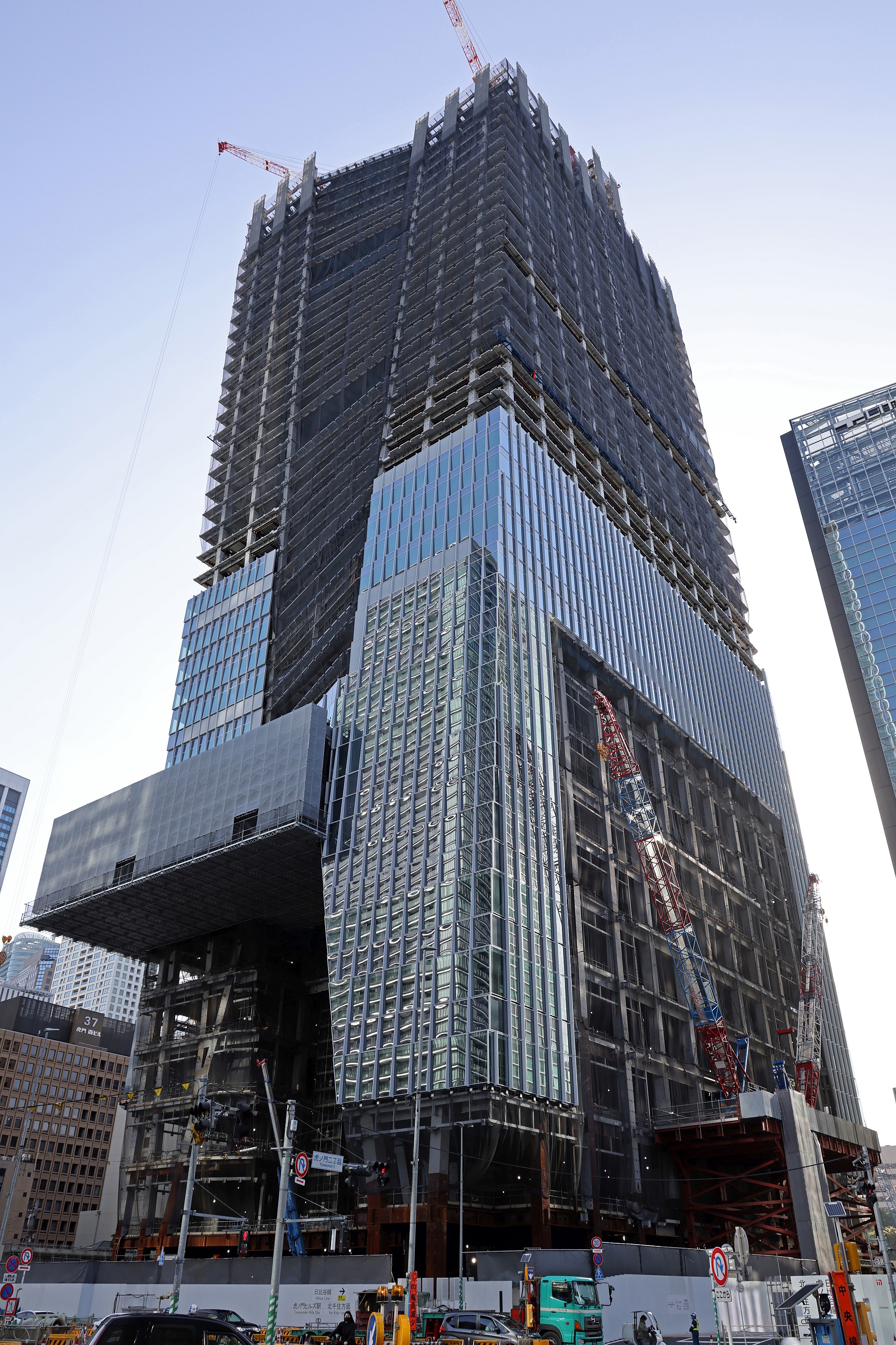 s*l様 巨大天門ペテンシー付き 地上49階、高さ約266m「虎ノ門ヒルズ ステーションタワー」の