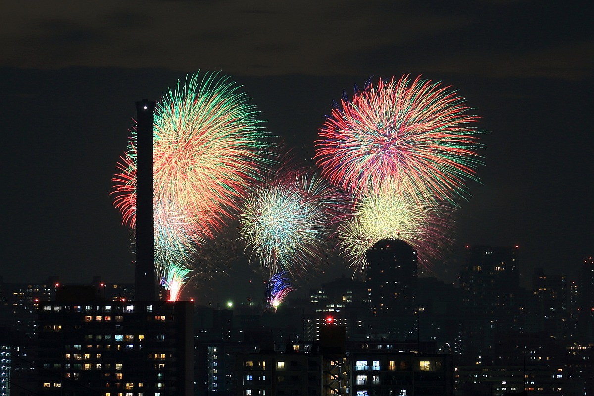 第37回足立の花火を10キロ離れた江戸川区のタワーマンションから撮影してみた 超高層マンション 超高層ビル