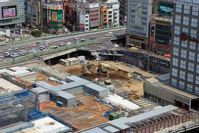 新宿駅新南口駅開発ビル