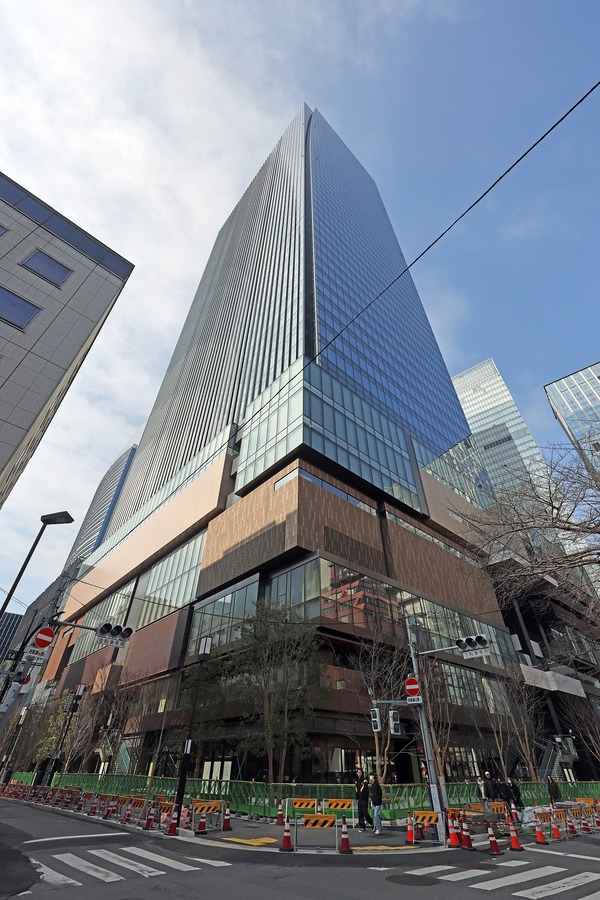 TOFROM YAESU TOWER（トフロム ヤエス タワー）