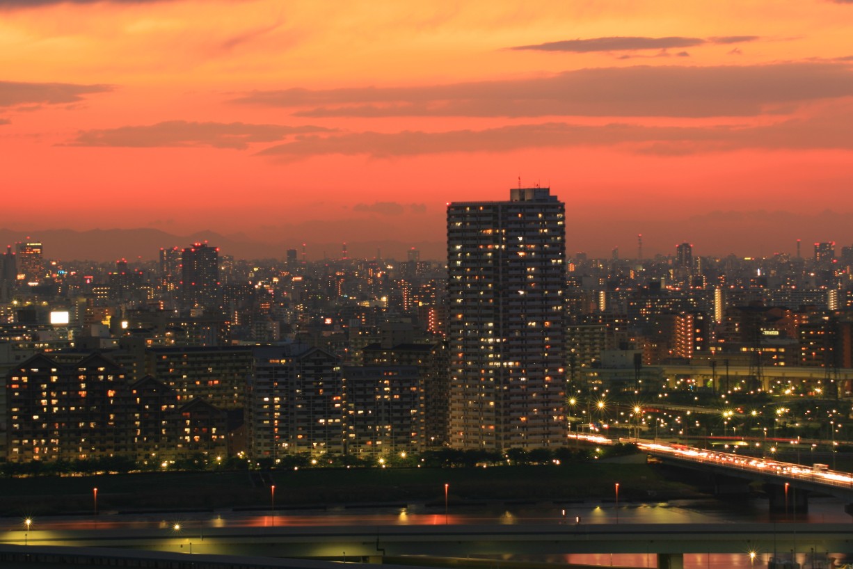 そして夕焼けに 超高層マンション 超高層ビル