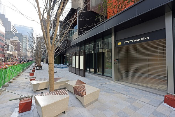 TOFROM YAESU TOWER（トフロム ヤエス タワー）