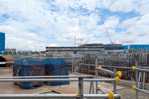 ËëÄ¥¿·ÅÔ¿´¼ãÍÕ½»ÂðÃ϶è·×²è(B-6³¹¶è)