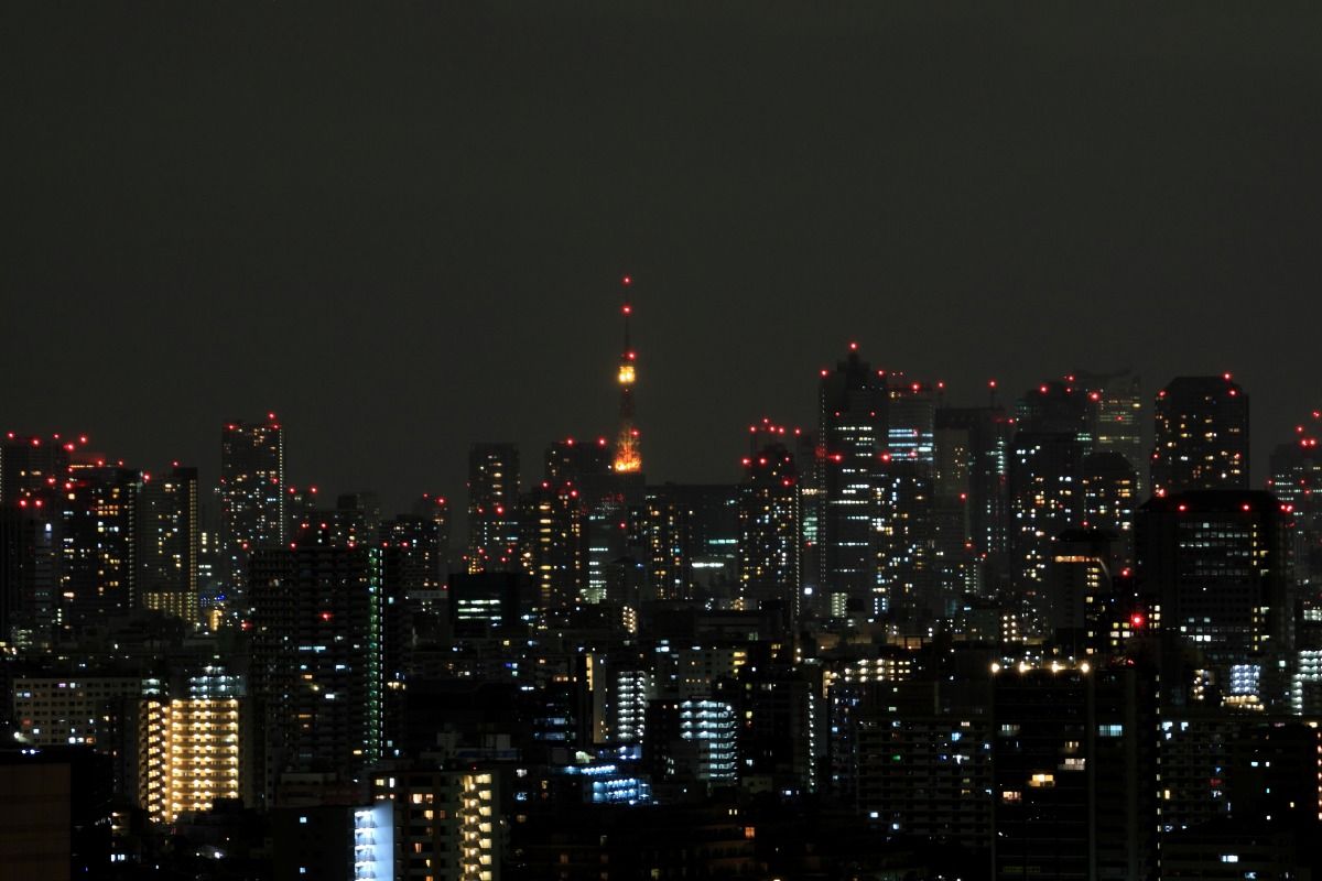 東京タワーと東京スカイツリーの夜景 超高層マンション 超高層ビル