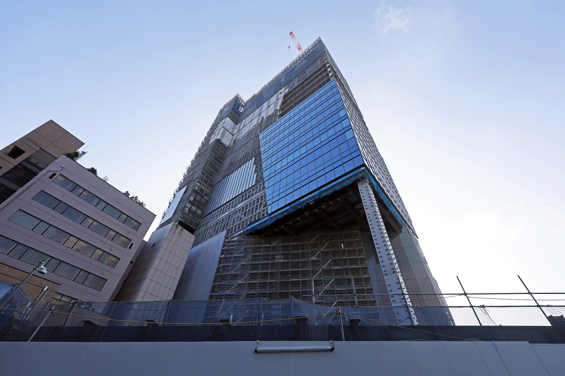 金融ビジネス（2004/3.4.6.9） 地上22階、高さ140.96m「住友不動産六本木セントラルタワー」の