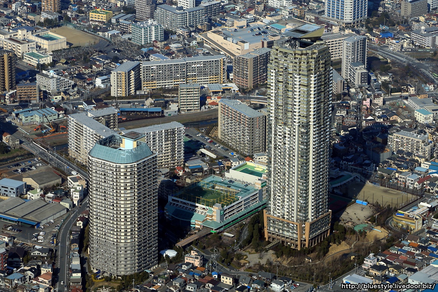 川口のタワーマンション群の空撮 15年1月25日撮影 超高層マンション 超高層ビル 川口のタワーマンション群の空撮 15年1月25日撮影 超高層マンション 超高層ビル