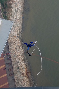 マカオタワーのスカイジャンプ