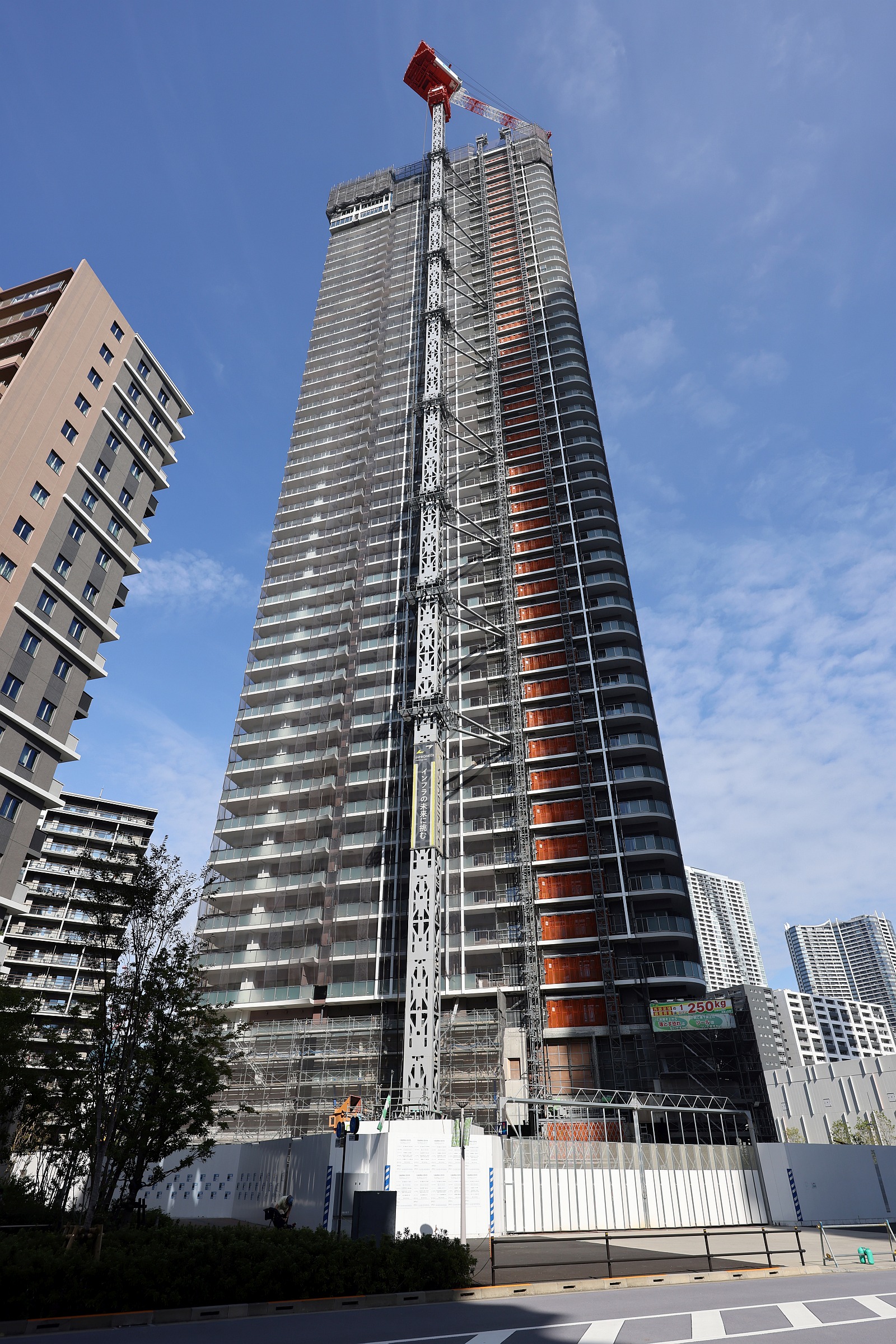 巨大ツインタワー水晶 2
