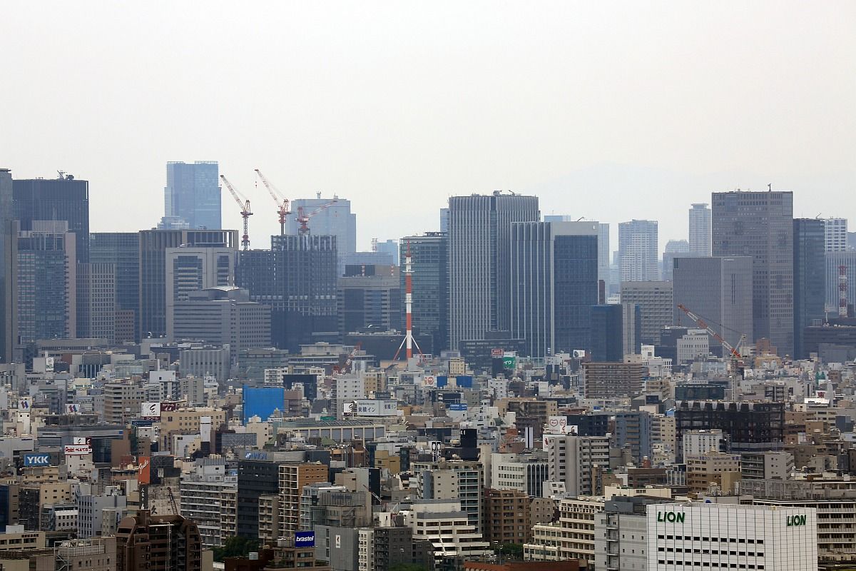 東京スカイツリーイーストタワー30階から東京都心方面の眺め 超高層マンション 超高層ビル