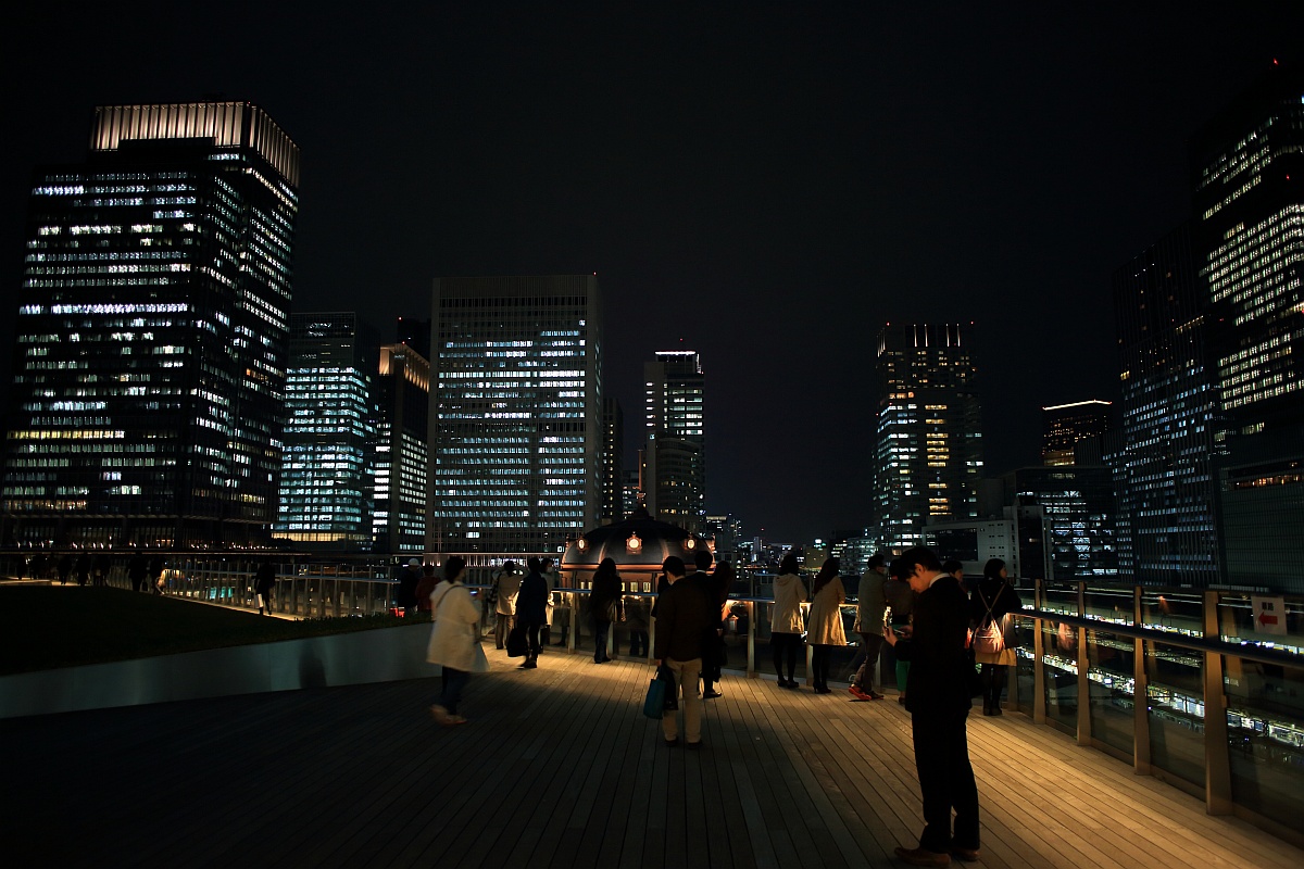 東京駅前 Kitte キッテ 屋上からの夜景 超高層マンション 超高層ビル