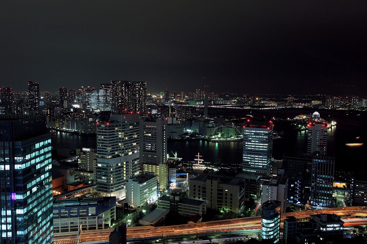 世界貿易センタービルから勝どき 月島 竹芝方面の超高層ビル群の夜景 超高層マンション 超高層ビル