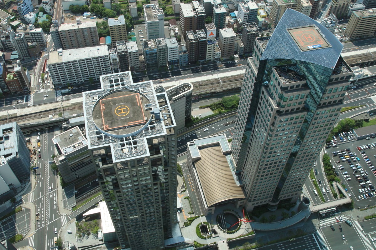 横浜ランドマークタワーから見下ろしてみる 超高層マンション 超高層ビル
