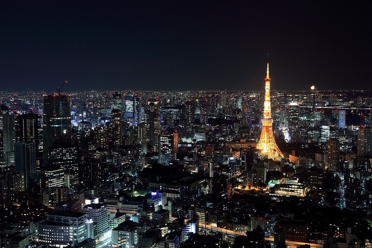 六本木ヒルズから見た東京タワー夜景 超高層マンション 超高層ビル