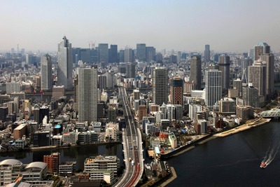 �ѡ������ƥ�˭����50���ӥ塼�饦�󥸤����į��