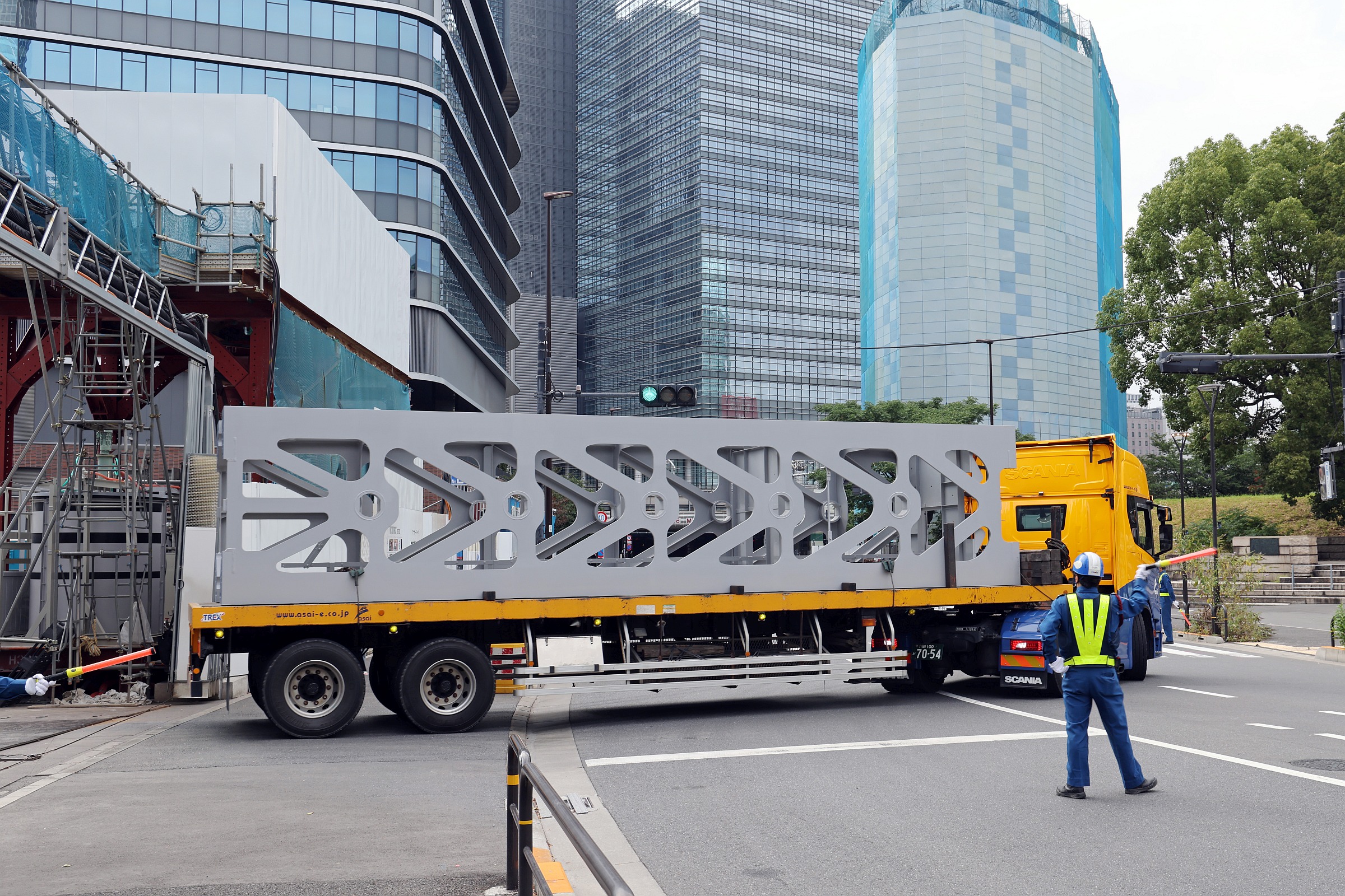 タワークレーン1号機が設置された「Torch Tower（トーチタワー