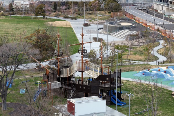 晴海客船ターミナルから見た晴海ふ頭公園