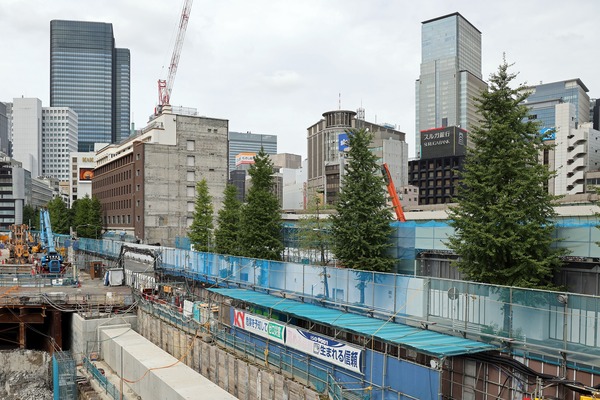 ���ܶ����������϶�����Գ��ϺƳ�ȯ���� B����