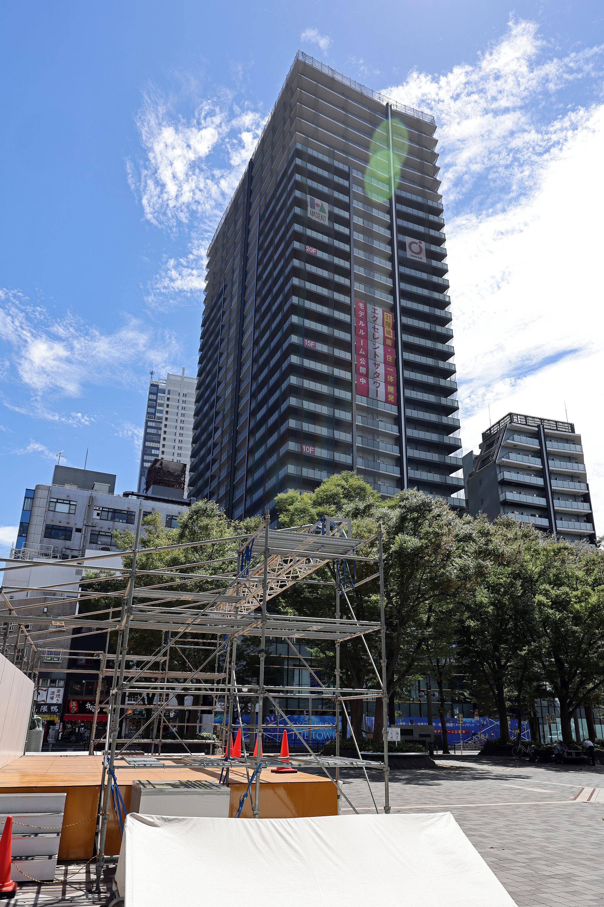 地上31階、高さ107.34m「エクセレント ザ タワー」の建設状況