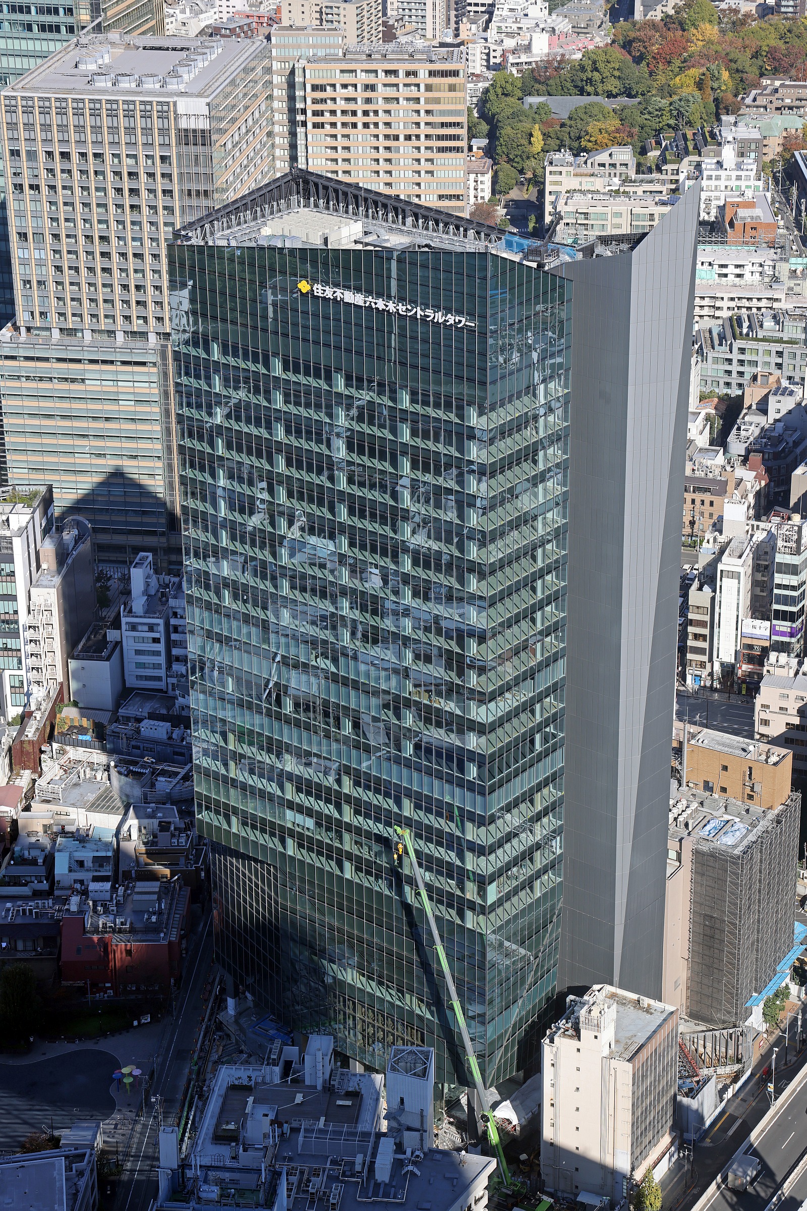 地上21階、高さ140.96m「住友不動産六本木セントラルタワー」の 地上21階、高さ140.96m「住友不動産六本木セントラルタワー」の