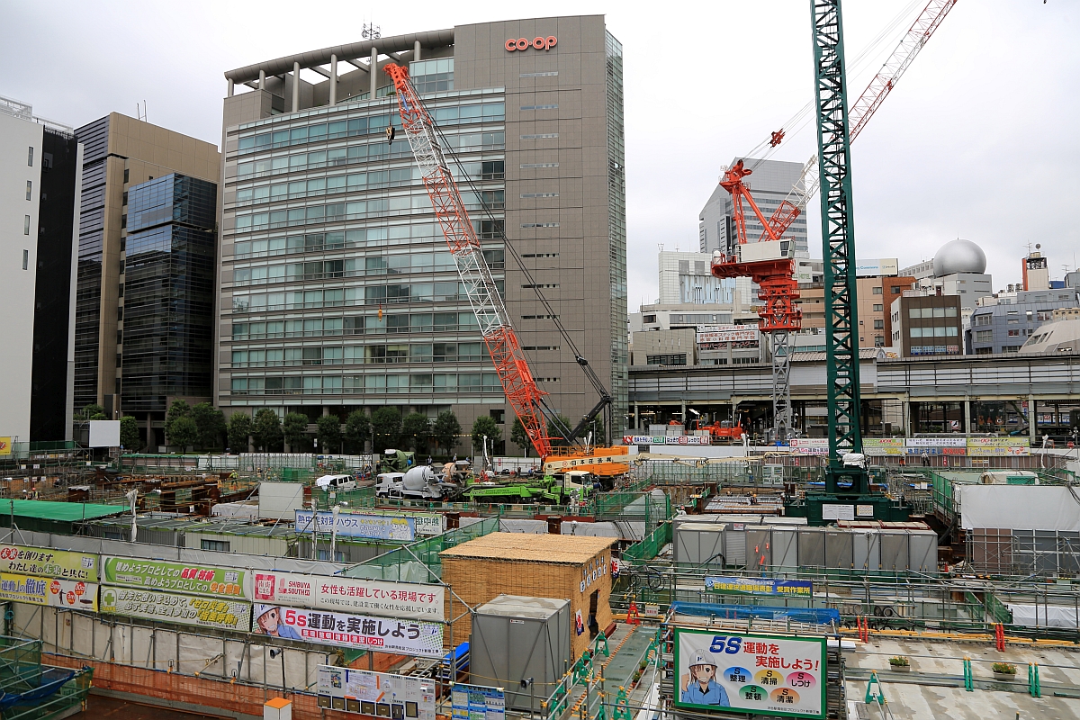 タワークレーンが設置された渋谷駅南街区プロジェクト B 1棟の建設状況 16 8 27 超高層マンション 超高層ビル