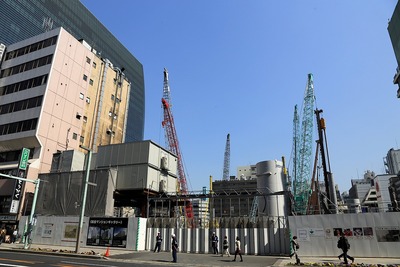 ���ܶ��������϶�Գ��ϺƳ�ȯ E����