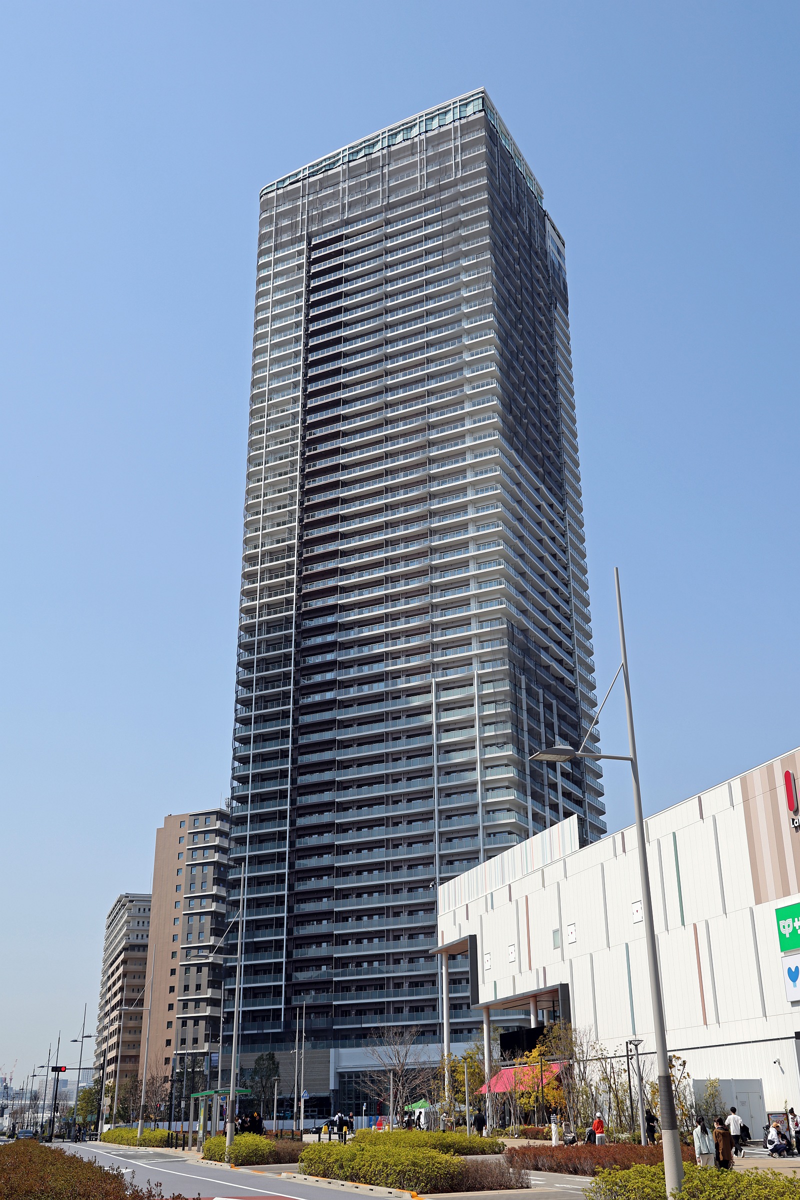 50階建てツインタワマン「晴海フラッグ SKY DUO」の建設状況 50階建てツインタワマン「晴海フラッグ SKY DUO」の建設状況