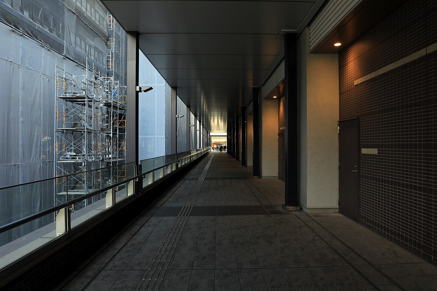 シティタワー八王子フレシア(地上26階、高さ約98m)の建設状況