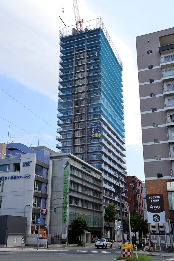 ¥Ö¥é¥ó¥º¥¿¥ï¡¼»¥ËÚÂçÄ̸ø±à