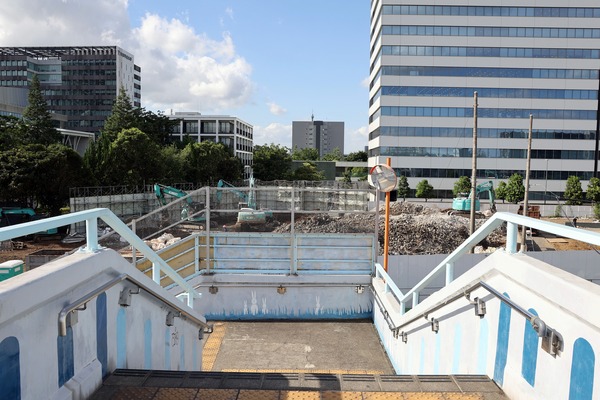 °ÏÄ®ÅìÃ϶èÂè°ì¼ï»Ô³¹ÃϺƳ«È¯»ö¶È AÉßÃÏ