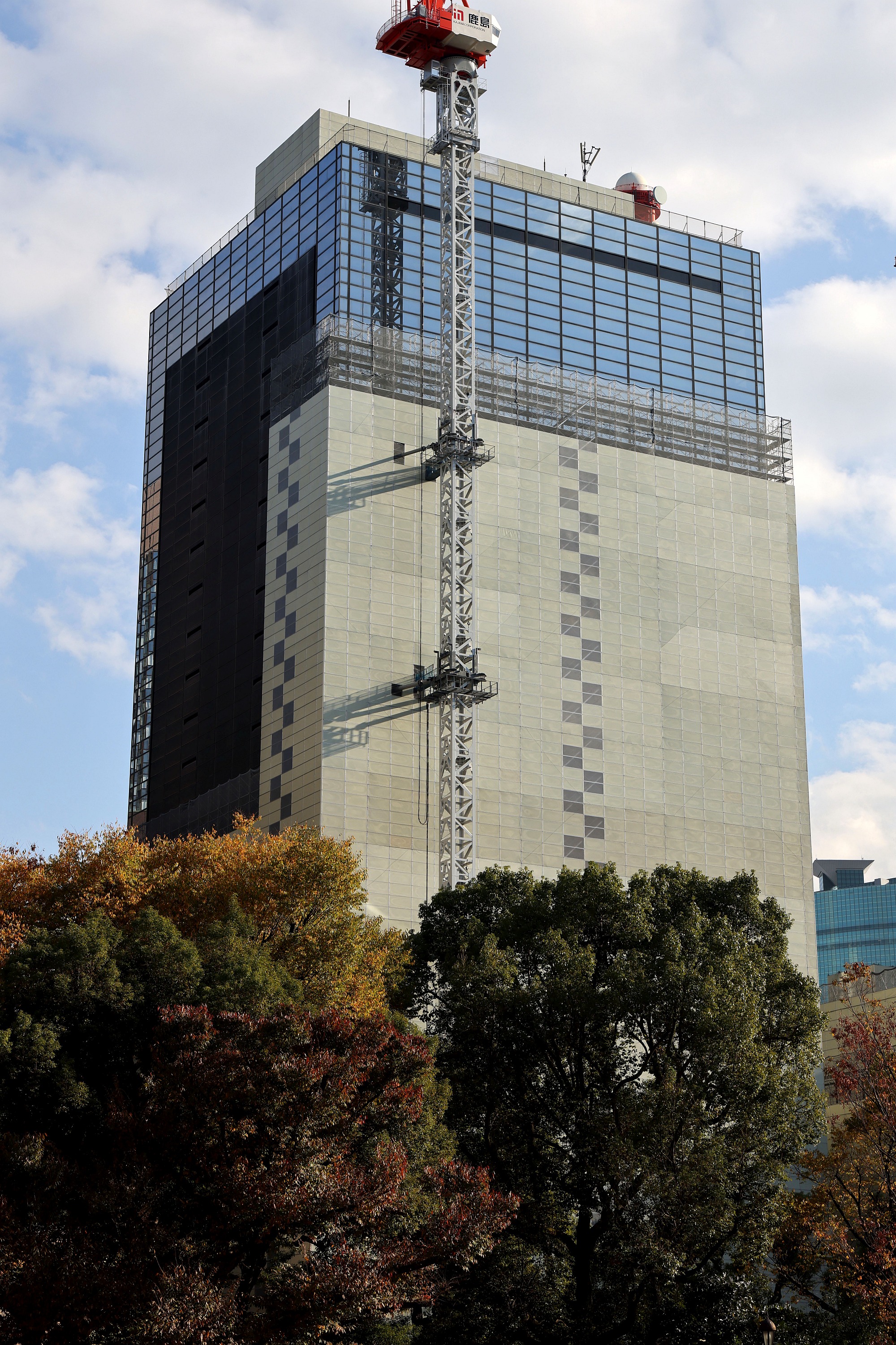 高さ230mの大規模再開発「内幸町一丁目街区」の既存建物解体状況