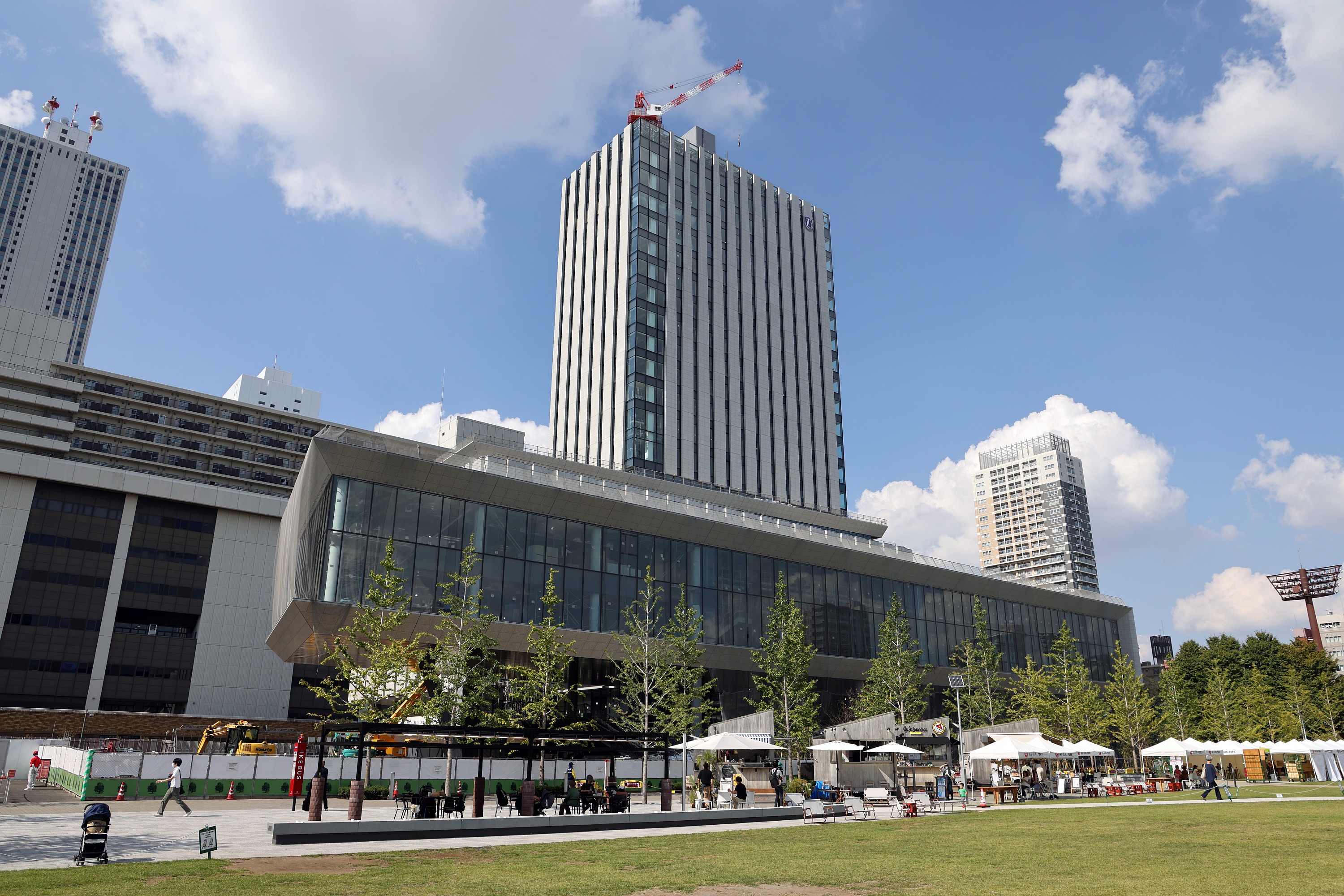 地上22階、高さ約102m「東京国際大学 池袋キャンパス」の建設状況!イケ・サンパークに隣接した大学となります(2022.9.30) 超 地上22階、高さ約102m「東京国際大学 池袋キャンパス」の建設状況!イケ・サンパークに隣接した大学となります(2022.9.30) 超