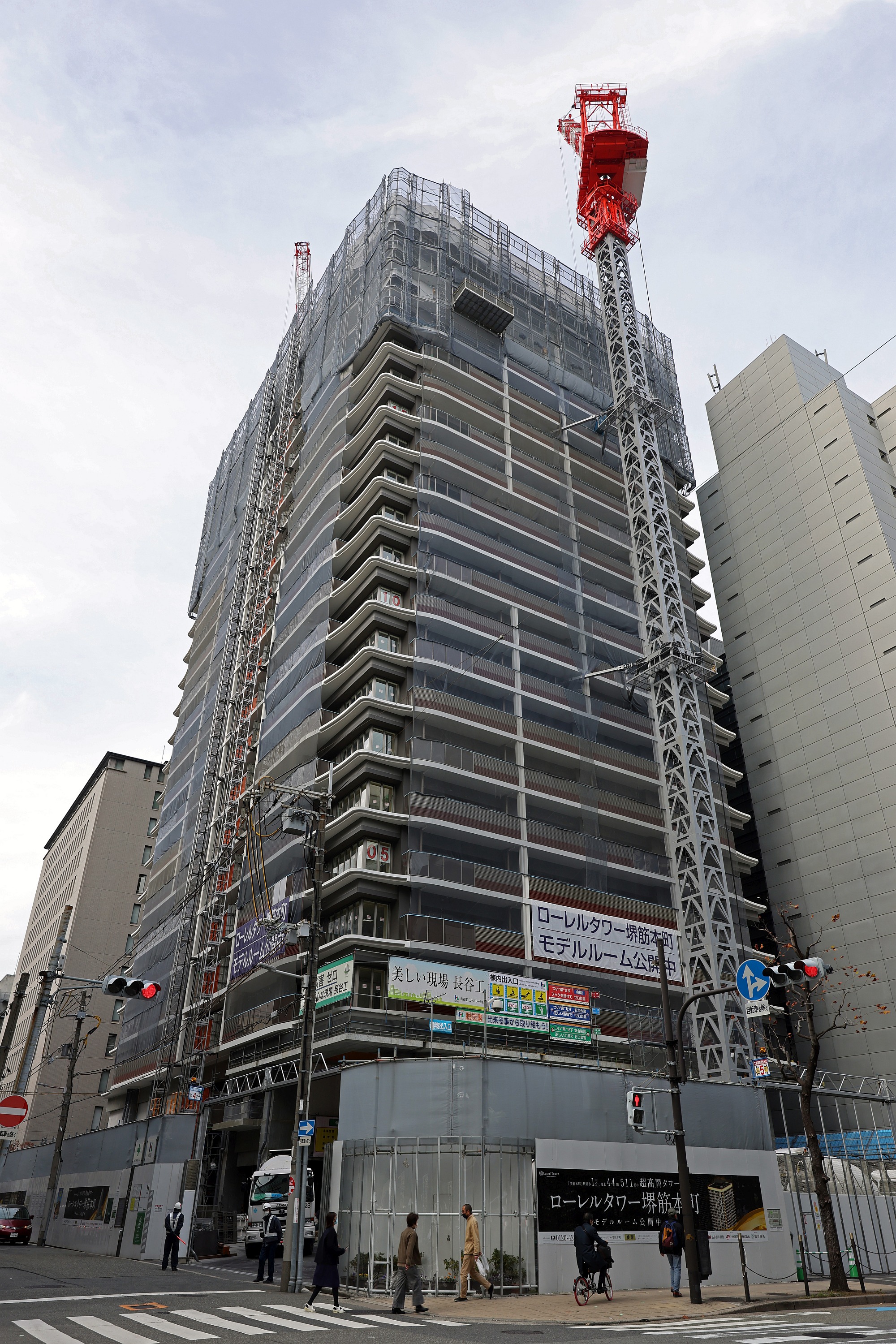 地上44階、高さ153m「ローレルタワー堺筋本町」の建設状況！堺筋本町駅から徒歩1分の分譲タワマン（2022.12.7） 超高層マンション・超高層ビル
