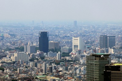東京都庁の展望室から中野方面の眺め