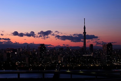 東京スカイツリー方面の夕景