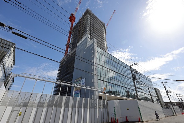 ¥¢¥È¥é¥¹¥¿¥ï¡¼¾®Ê¿¾®Àî