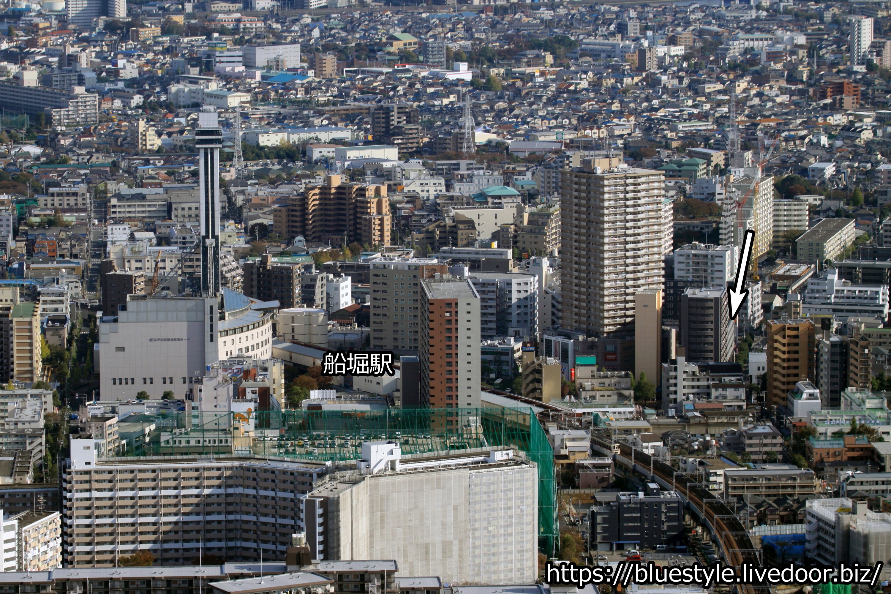 浮かぶビル鉄アレイ 木造と鉄骨造のハイブリッド建築の銀座髙木ビル 銀座7丁目に