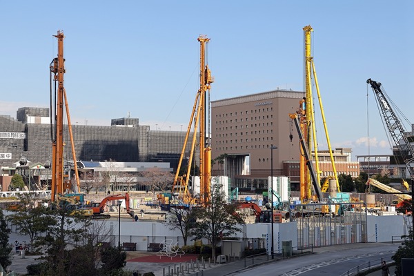 ���������϶�B-1�϶�ײ�