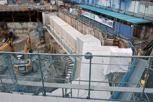 ���ܶ����������϶�����Գ��ϺƳ�ȯ���� C����