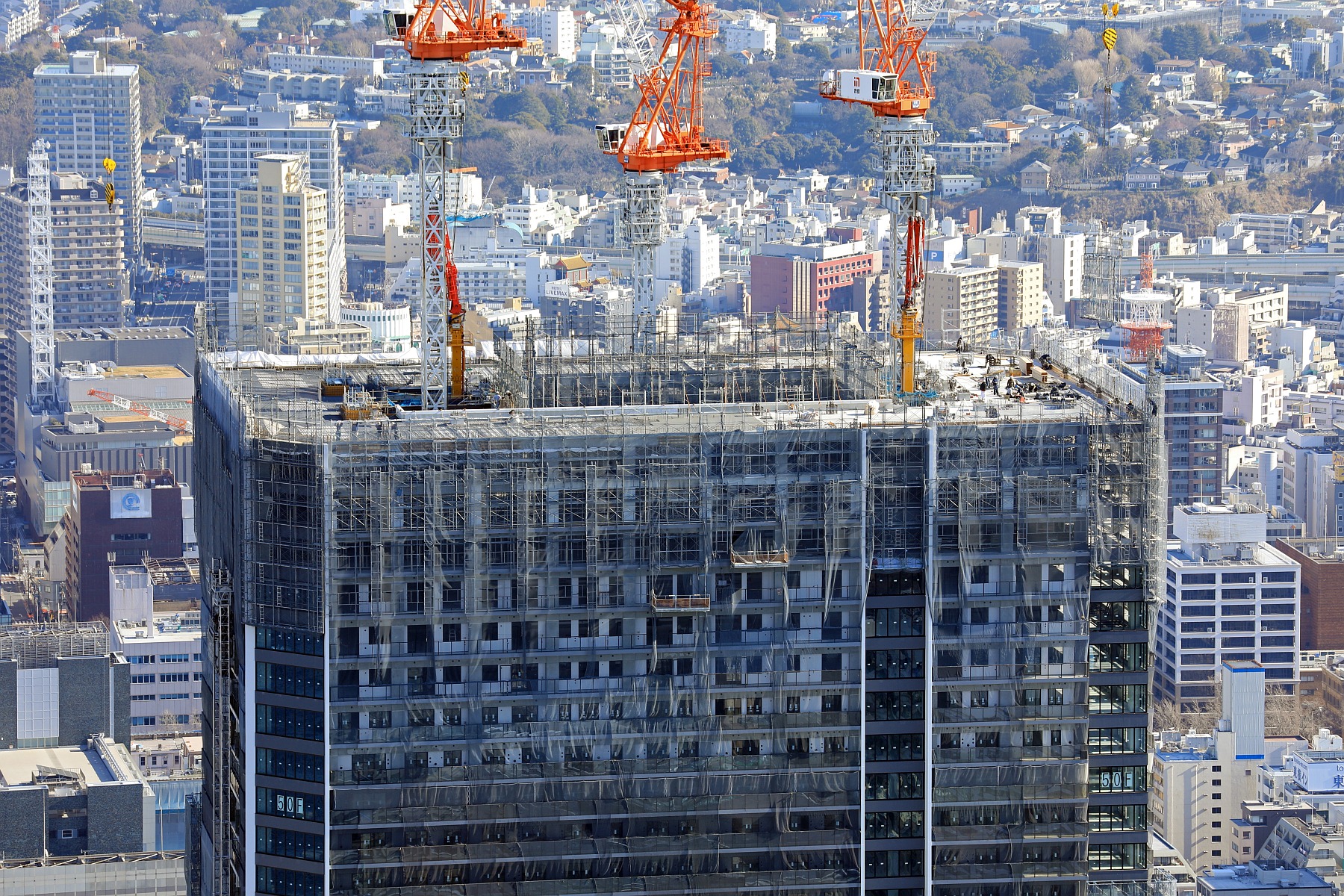 最上階到達！地上58階「ザ・タワー 横浜北仲」の建設状況