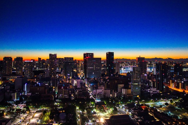東京タワーから見た夜明けの東京夜景