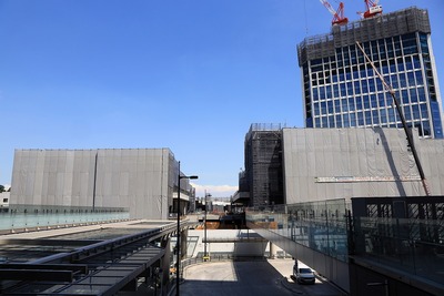 ��Ҷ����������϶�Գ��ϺƳ�ȯ����[��-a����]