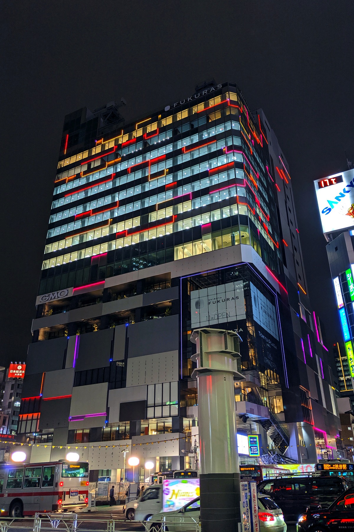 夜のライトアップが格好いい 東急プラザ渋谷が入る高さ約103m 渋谷フクラス の建設状況 19 10 5 超高層マンション 超高層ビル