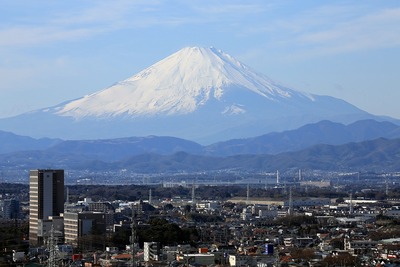 横浜薬科大学 図書館棟(旧ホテルエンパイア)から見た富士山